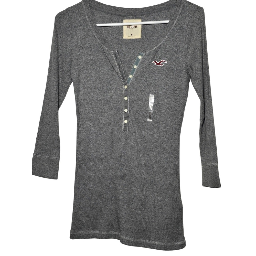 NWT Hollister Y2K Fitted Henley Top 3/4 Sleeve Logo Baby Tee Size M - Picture 1 of 6